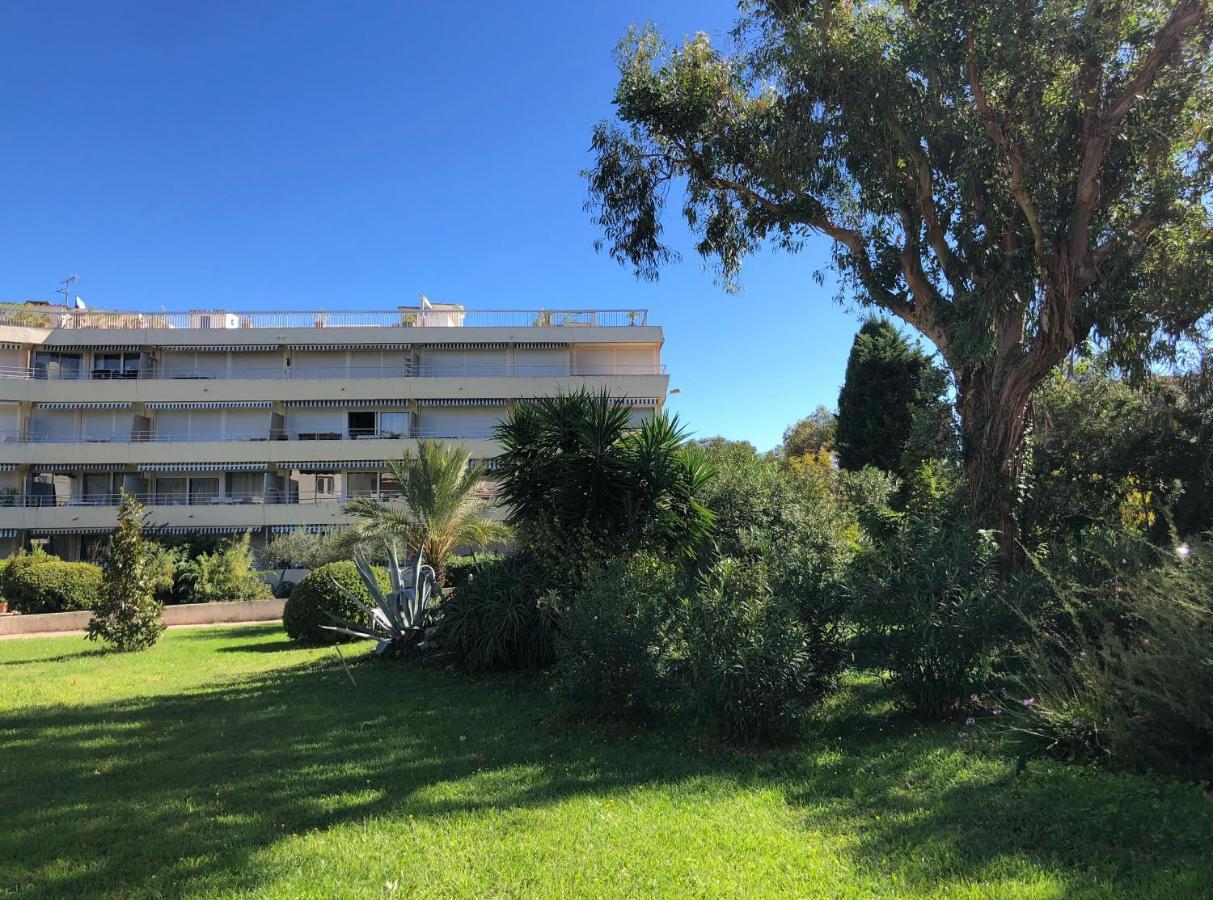 Un Nid A Saint Tropez Lägenhet Exteriör bild