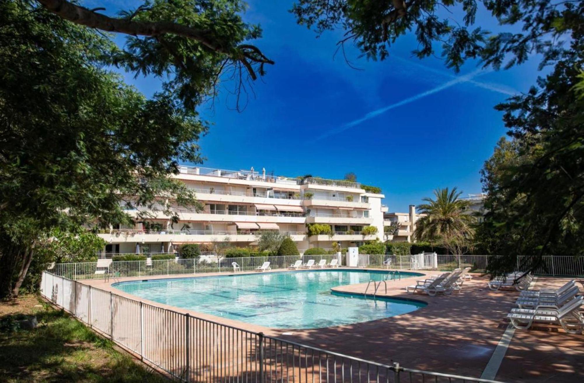 Un Nid A Saint Tropez Lägenhet Exteriör bild